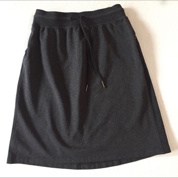 Lululemon Start Anew skirt - Picture 8 of 8